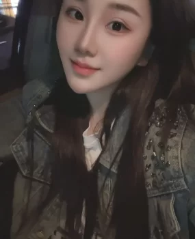 粉嫩性感车模宝贝兼职