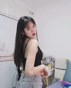 深圳小骚蹄子很会玩